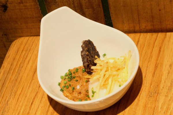 A la hora de comer sin gluten en San Sebastián, es bueno saber que puedes visitar lugares como Atari Gastroteka y garantizar una buena comida, como el huevo cocinado a baja temperatura, ¡una joya sin gluten sin gluten!