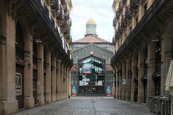 Una de las cosas más interesantes que hacer en Born es aprender sobre la historia colorida y la historia del barrio.