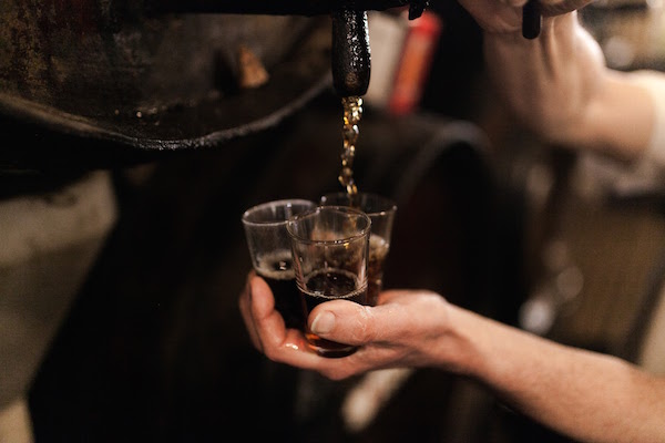 Los mejores bares de Granada sirven vermut, ¡preferiblemente directamente del barril!