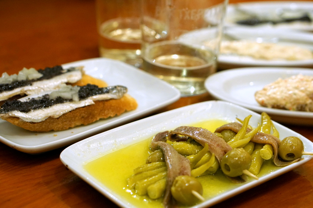 Pintxos y txakoli: ¿qué es lo mejor para comer en San Sebastián un domingo?