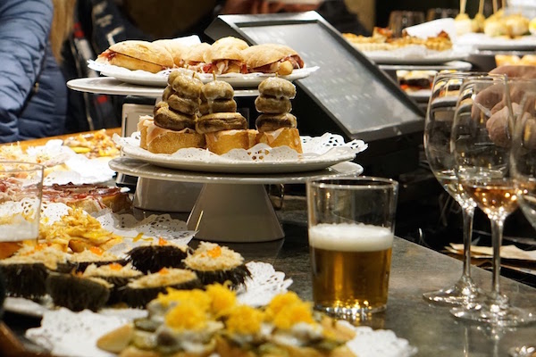 ¡Los pintxos son lo perfecto para comer en San Sebastián un domingo!