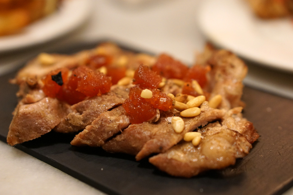 Encuentra muchos platos de comida española para niños en Barcelona, ​​¡como este secreto ibérico!