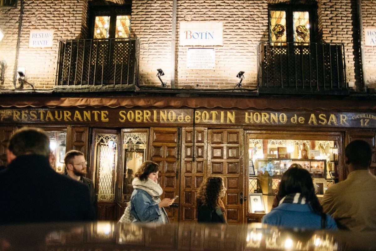 Comer con alergias en Barcelona significa tener cuidado de que ciertos alérgenos no se hayan colado en tu comida, como la fideuá.