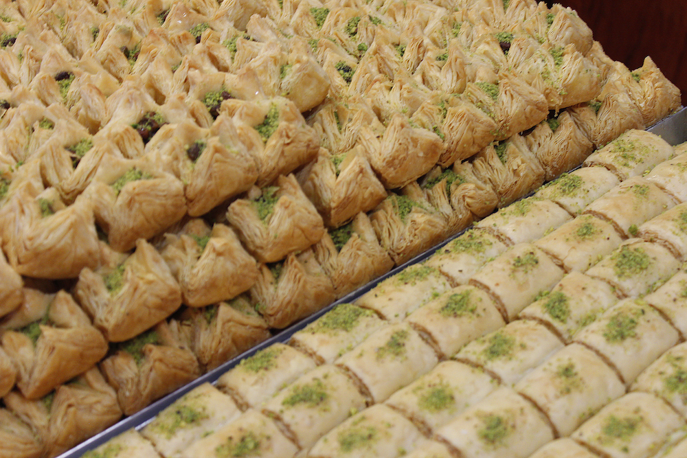 ¡Capas sobre capas de increíble baklava! Pastisseria Principe es una visita obligada para cualquier amante de la repostería en Barcelona!