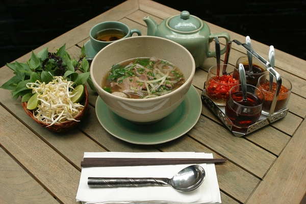 Dong Huong Vietnamese joint es uno de nuestros restaurantes favoritos de Belleville y el hogar del mejor pho de la ciudad.
