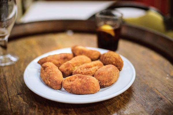 Comer con alergias en Barcelona se trata de repasar el vocabulario esencial y los alimentos alergénicos comunes.