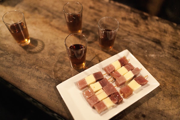 Antigua Casa de Guardia, la enoteca más antigua de la ciudad, es un must durante las 24 horas en Málaga.