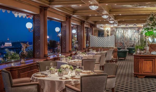 La Pergola es uno de los mejores restaurantes Michelin de Roma, y el único de la ciudad con tres estrellas.