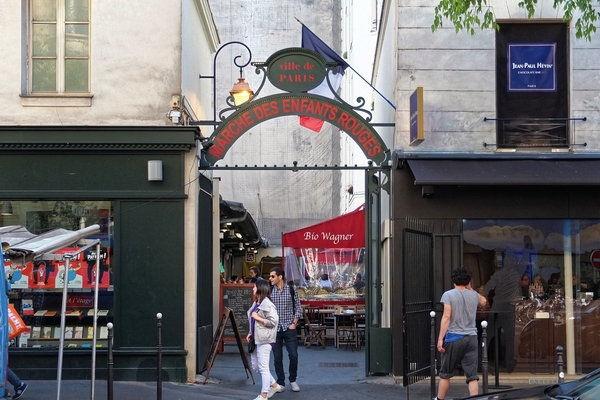 El Marché des Enfants Rouge es el mercado de alimentos de París que querrás visitar si buscas sabores multiculturales.