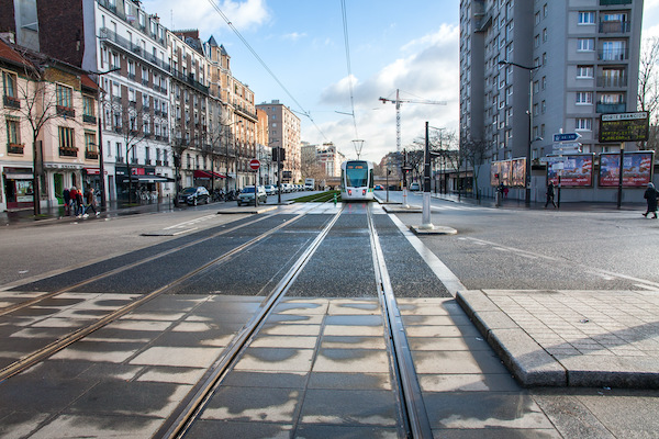 Tranvía sobre rieles en París