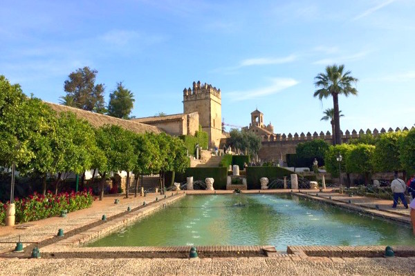El Alcázar de los Reyes Cristianos es uno de los imperdibles que hacer en Córdoba. Los jardines son un rinconcito maravilloso de la ciudad.
