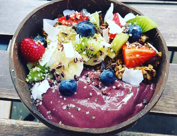 Comptoir Veggie es uno de nuestros restaurantes veganos favoritos en París para disfrutar de un delicioso tazón de acai.